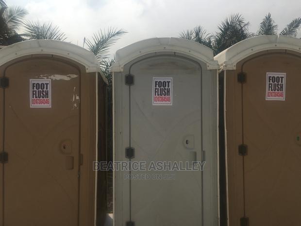 Flushable Portable Toilets For Rent · Photo 8
