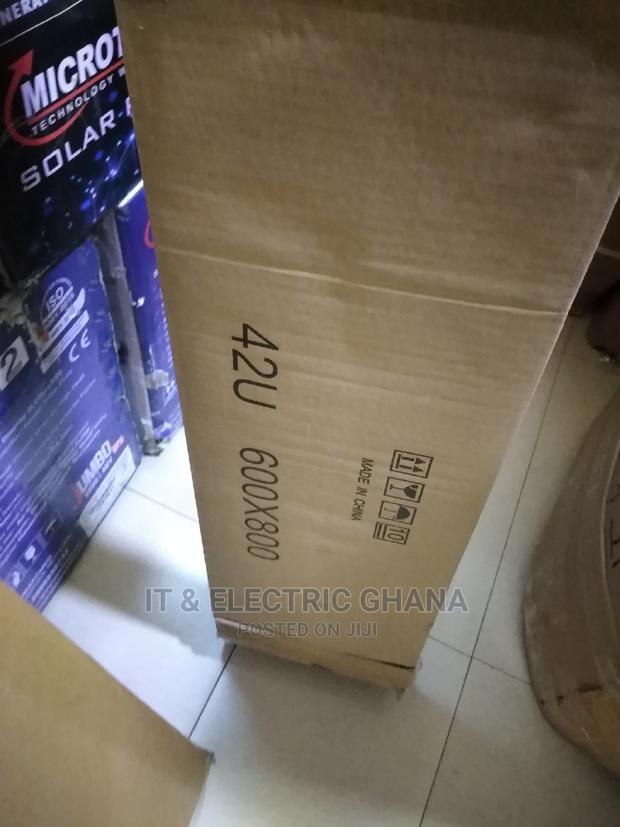 42u Cabinet 600 X 800 · Photo 1