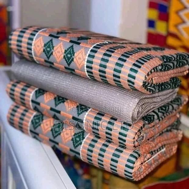 Authentic Bonwire Kente for Women · Photo 2