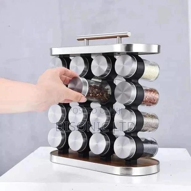 16 Piece Spice Rack · Photo 1