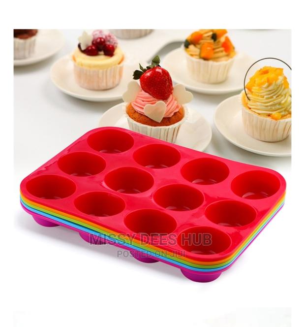 Silicone Cupcake Tray - 12 Holes · Photo 1