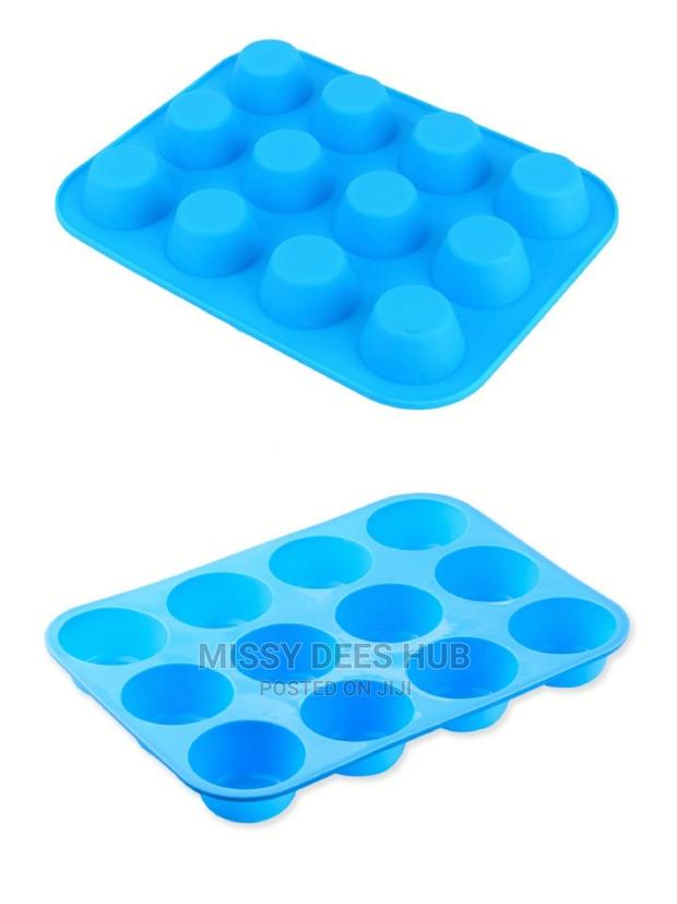 Silicone Cupcake Tray - 12 Holes · Photo 4