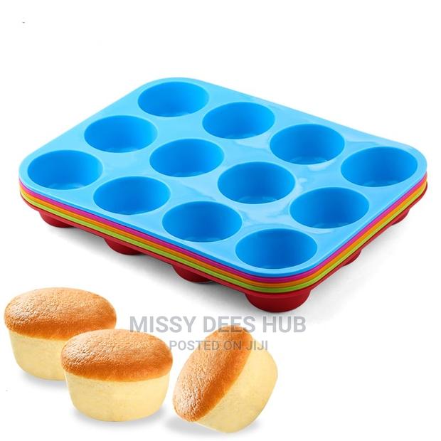 Silicone Cupcake Tray - 12 Holes · Photo 2