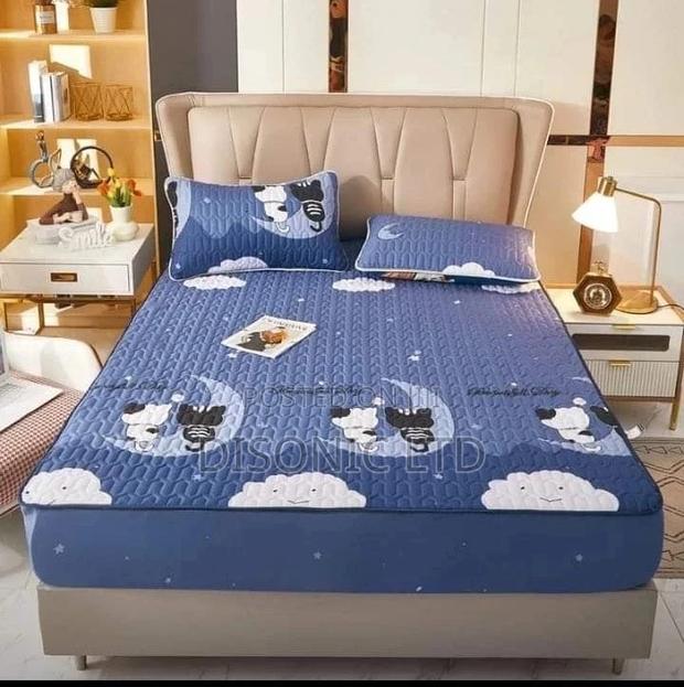 Waterproof Mattress Cover · Photo 1