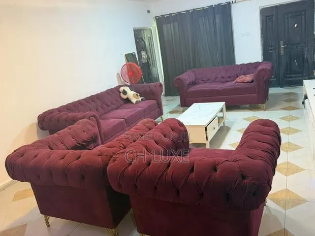 Chesterfield Chair · Photo 1