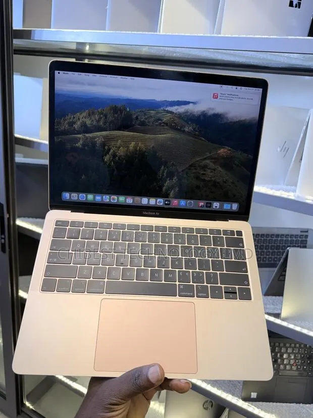 Laptop Apple MacBook Air 2019 8GB Intel Core i5 SSD 128GB · Photo 1