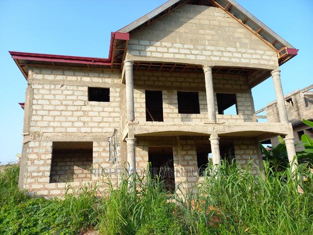 4bdrm Duplex in Takoradi for sale · Photo 3