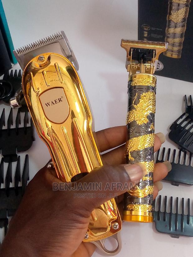 Rechargeable Barbering Machine and Hair Trimmer · Photo 1