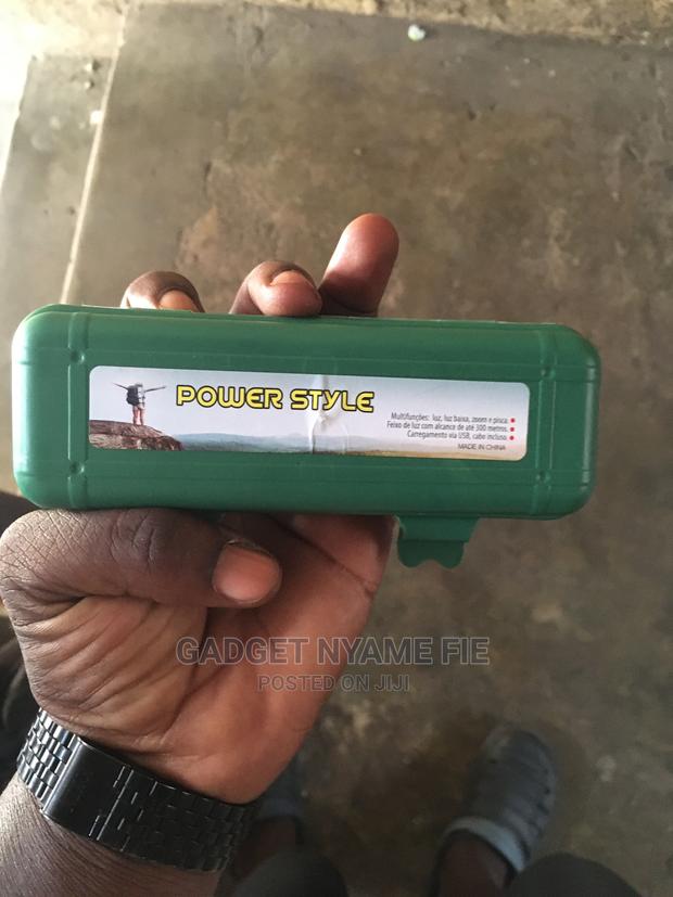 USB Rechargeable Flashlight · Photo 2