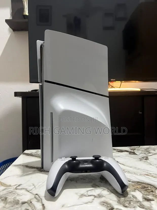 PS5 Slim Standard · Photo 1