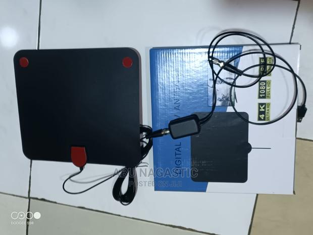 Indoor Digital TV Antenna · Photo 1