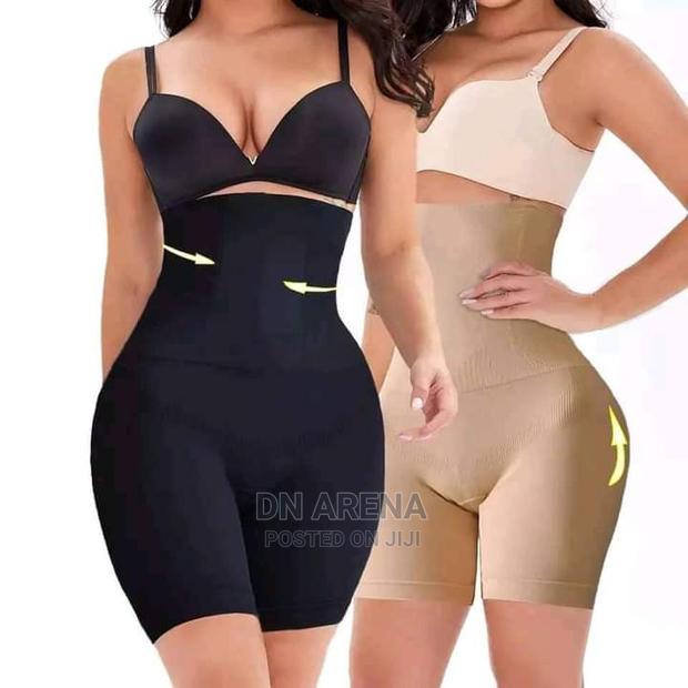 Flat Tommy Corset Underwear Hard Texture · Photo 4