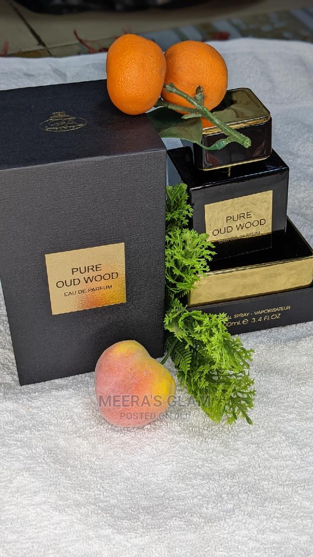 Pure Oud Wood Spray · Photo 1
