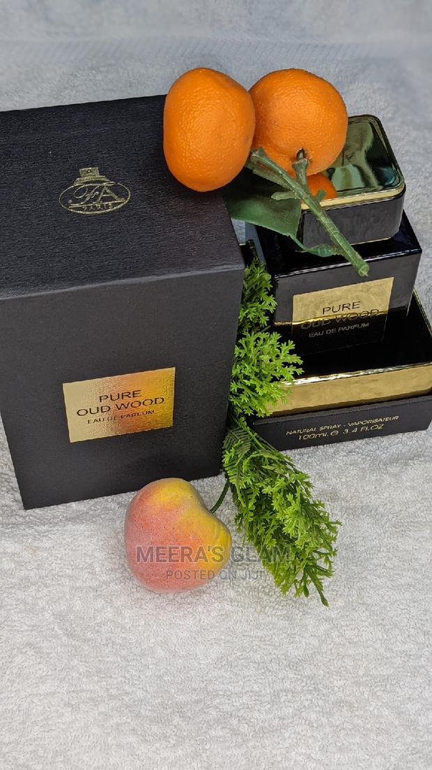 Pure Oud Wood Spray · Photo 2