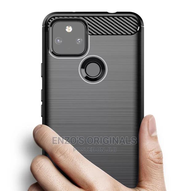 Google Pixel 5 Case Sleek Microfiber Finish · Photo 2