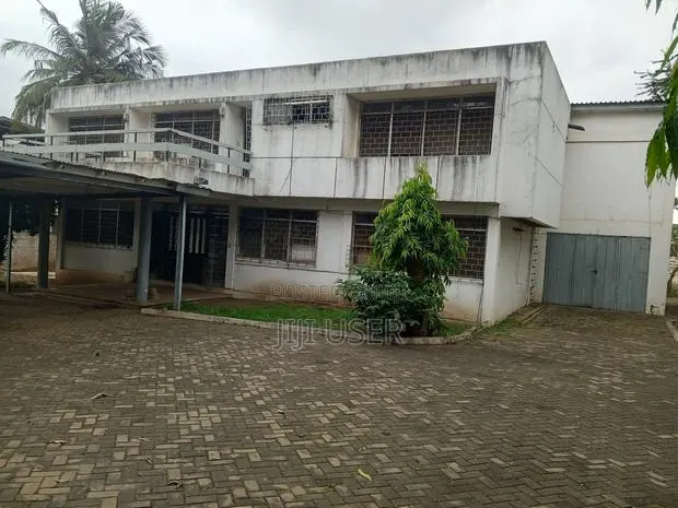 1bdrm Block of Flats in ...., Airport Residential Area for sale · Photo 1