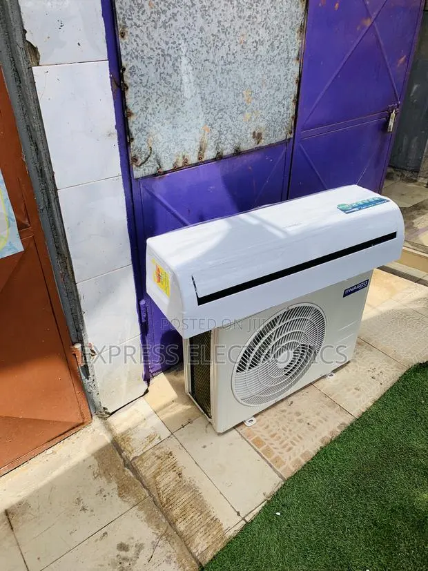 Ultra Modern White —-1.5hp Split Nasco · Photo 1