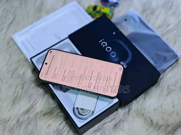 New Vivo iQOO 15 512 GB Black · Photo 1