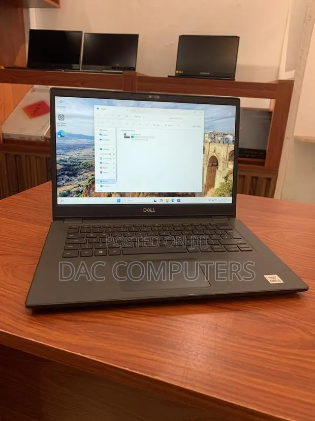 New Laptop Dell Latitude 3410 16GB Intel Core i5 SSD 256GB · Photo 1