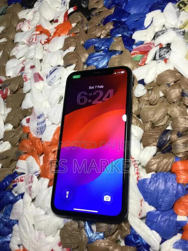 New Apple iPhone 11 Pro 256 GB Gray · Photo 1