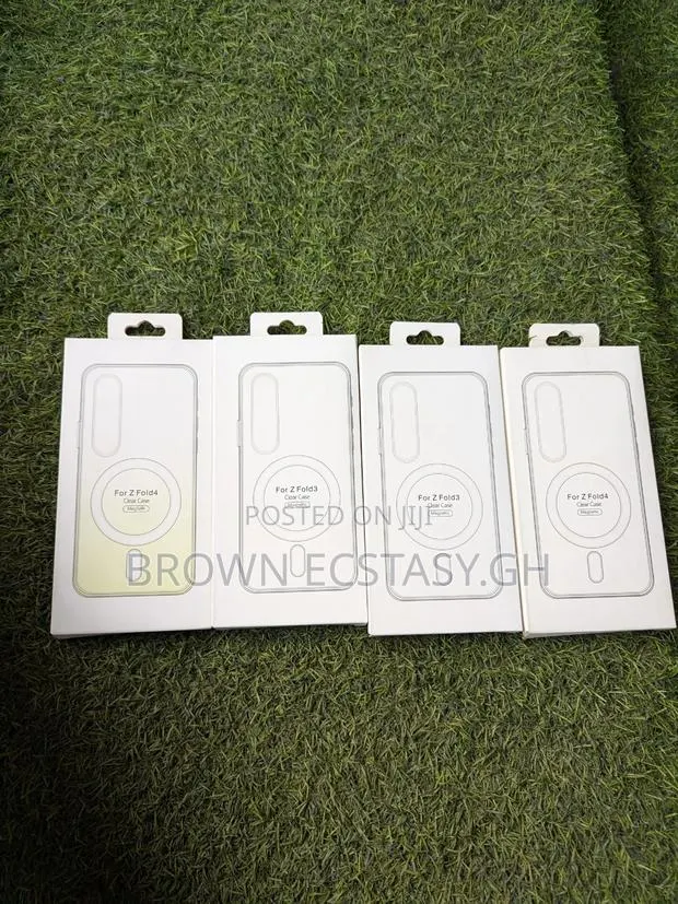 Z Fold 3 and 4 Transparent Case (Magsafe Support) · Photo 1