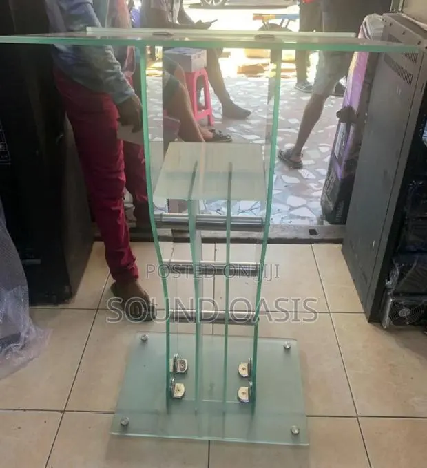 Glass Pulpit Plain · Photo 1