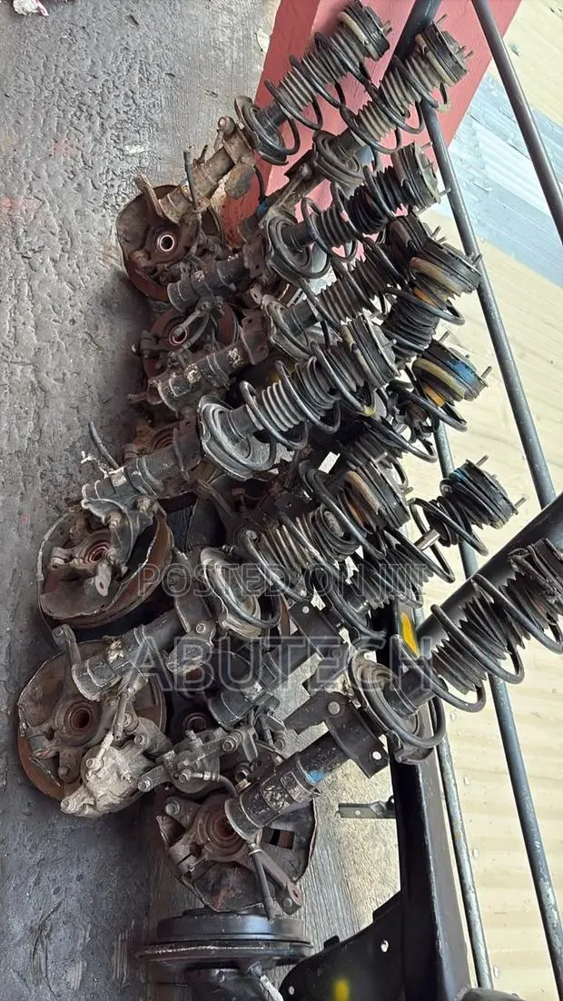 Front Shock and Hub Ford Fiester, Figo and Mazda 2 · Photo 1