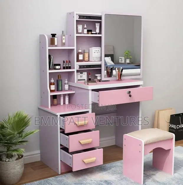 Beautiful Luxurious Dresser · Photo 1
