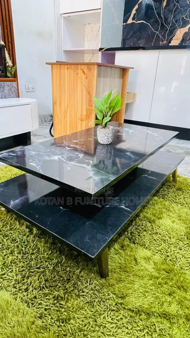 Minimal Luxe Table · Photo 1
