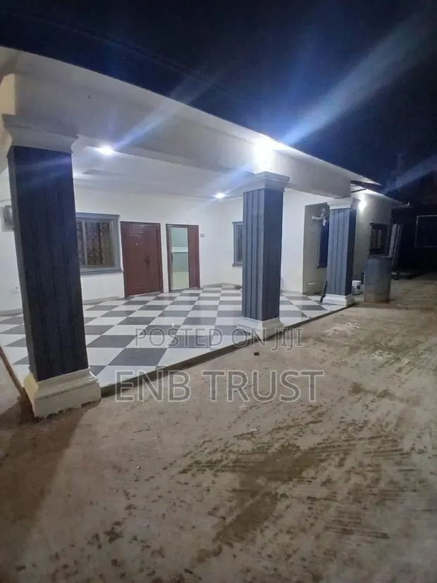 6bdrm House in Amasaman for rent · Photo 1