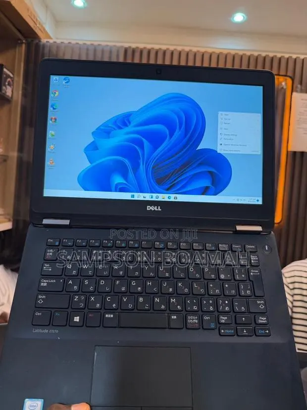 New Laptop Dell Latitude 12 E7270 4GB Intel Core i5 SSD 128GB · Photo 1