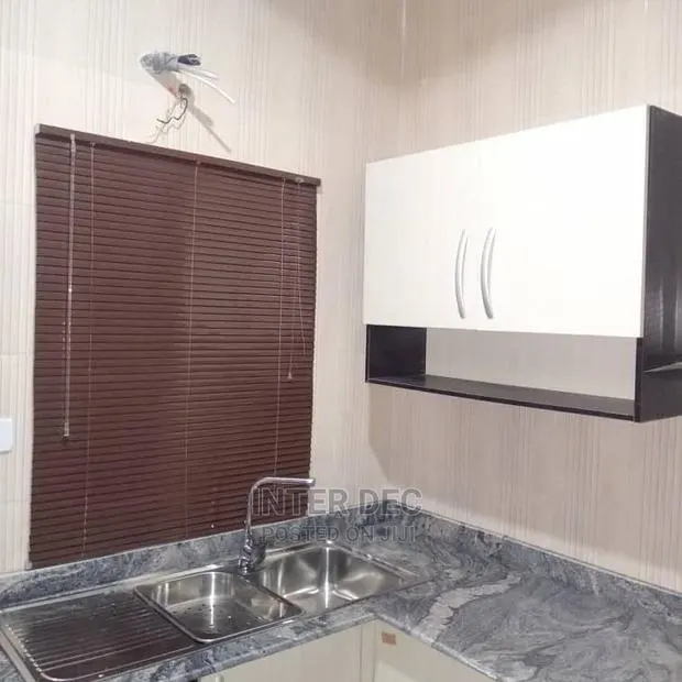 Aluminum Venetian Blinds Curtains · Photo 1