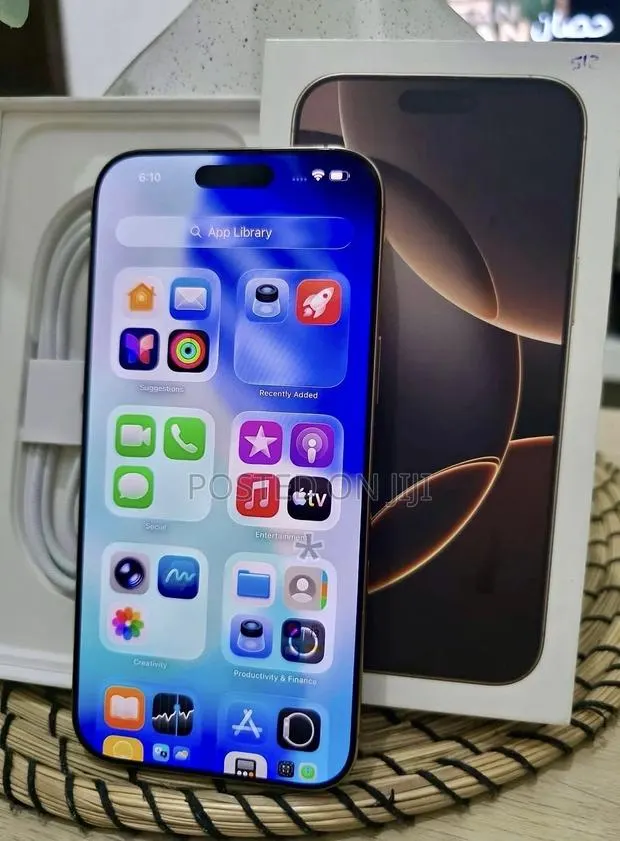 Apple iPhone 16 Pro Max 256 GB Gold · Photo 1