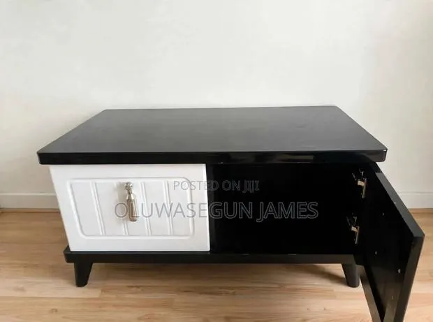 Modern Balack &White Coffee Table/TV Stand With 2 Storage Compartments · Photo 1