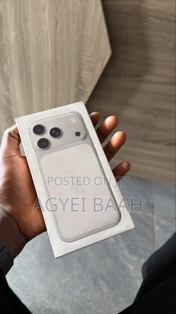 New Apple iPhone 17 Pro Max 256 GB Silver · Photo 1