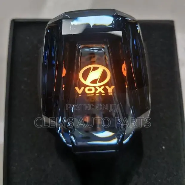 Crystal Shift Knob Voxy 2007–2021 | Refresh Your Interior Safely · Photo 1