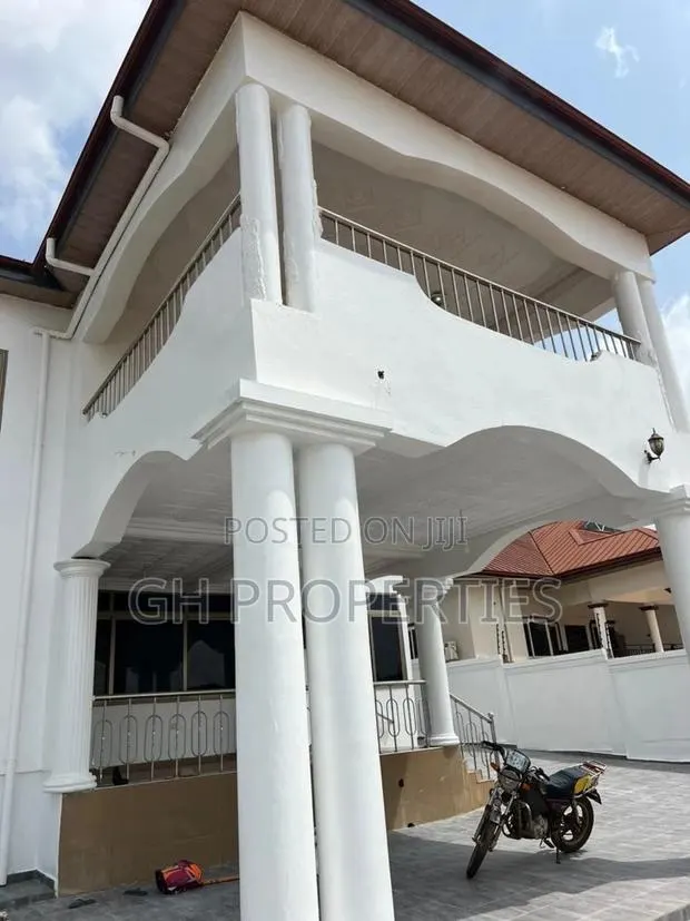 10bdrm Mansion in Aboabo, Kumasi Metropolitan for sale · Photo 1