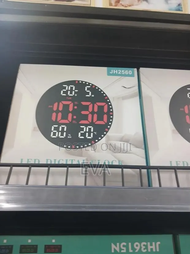 Circular Digital Clock · Photo 1