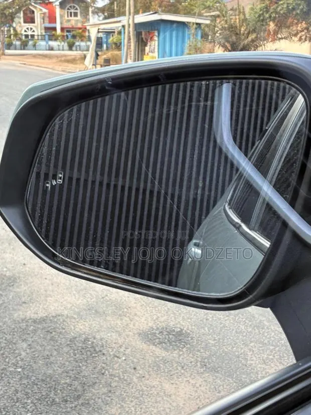Toyota RAV4 XLE 2021 Gray · Photo 1