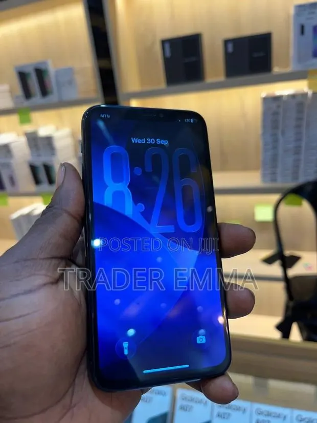 Apple iPhone 11 Pro 256 GB Green · Photo 1