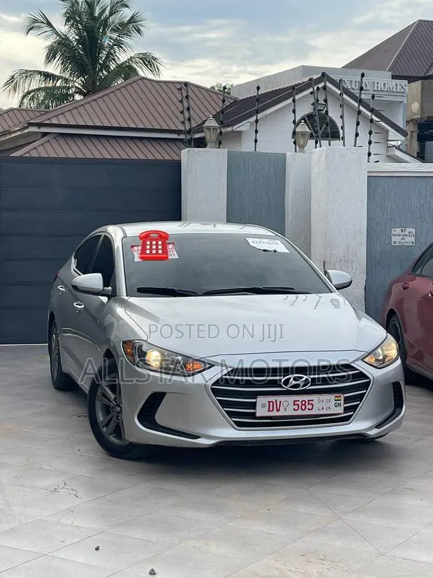 Hyundai Elantra SE Sedan FWD (2.0L 4cyl 6M) 2017 White · Photo 1
