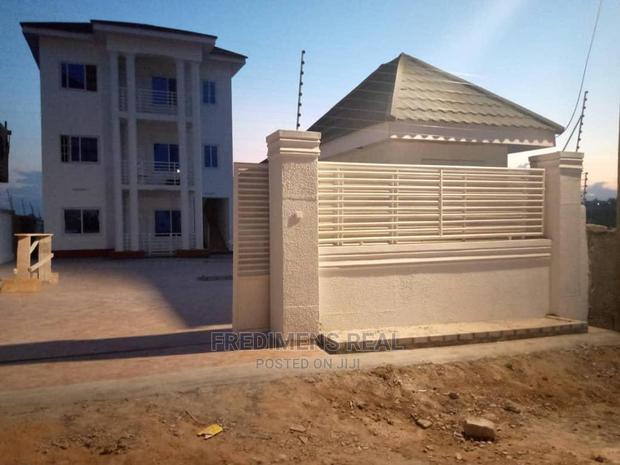 3bdrm House in Fredimens Real, Kumasi Metropolitan for Sale · Photo 2
