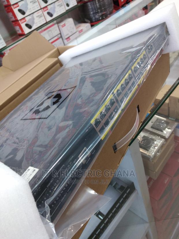 24 Port Layer Managed Gigabit Poe Switch · Photo 4