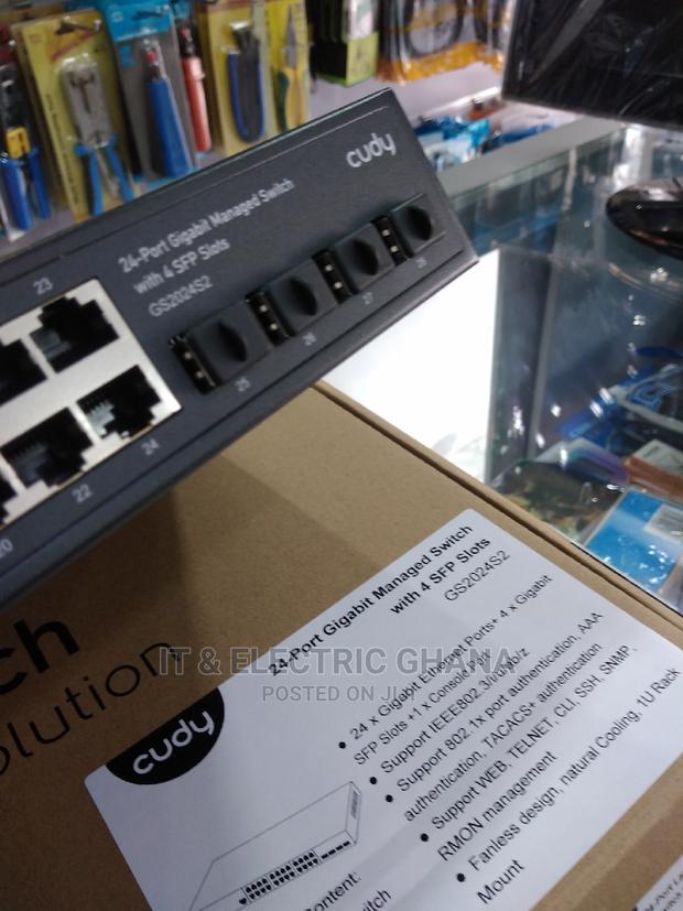 24 Port Layer 2 Managed Gigabit Switch With 4 SFP Slots · Photo 4