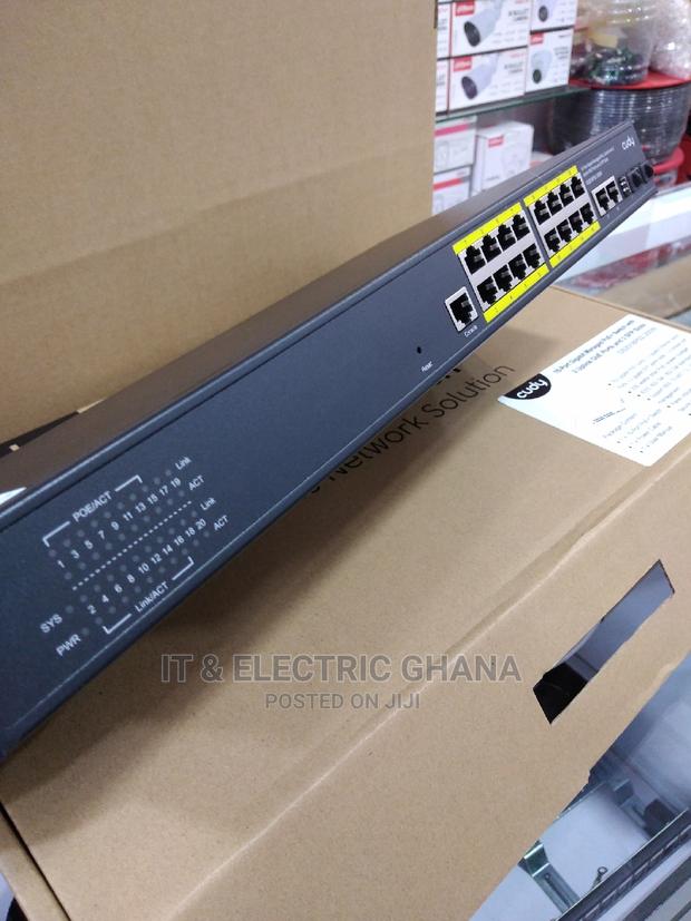 16 Port Layer 2 Managed Switch With 2gigabit Uplink 2 SFP · Photo 3