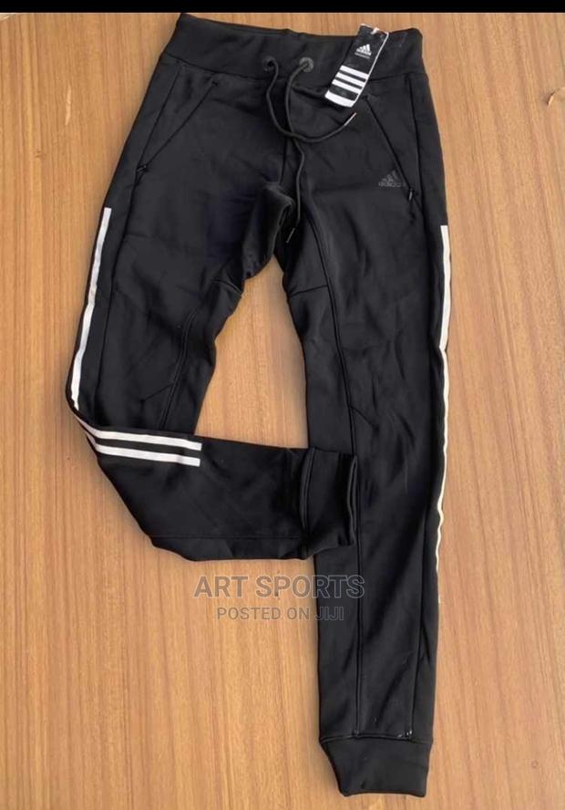 Adidas Joggers · Photo 2