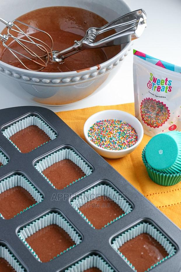 Square Cup Cake Tin 12 Holes · Photo 3