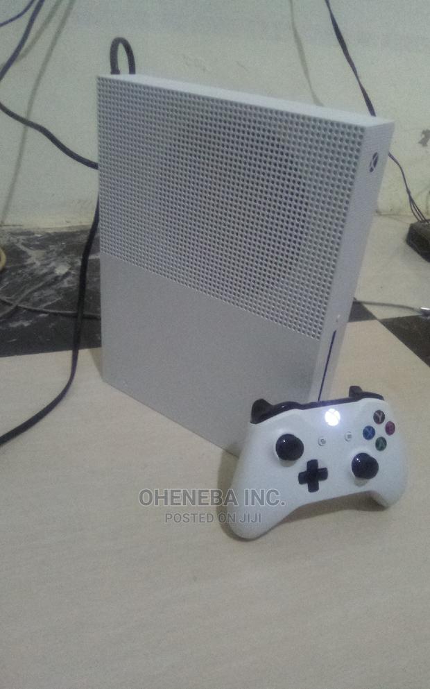 Xbox One S With 10 Games Installed + 1pad · Photo 5