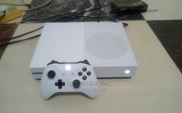 Xbox One S With 10 Games Installed + 1pad · Photo 7