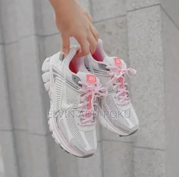 Nike Zoom Vomero 520 Trainers “ White | Pink “ Sneakers · Photo 1